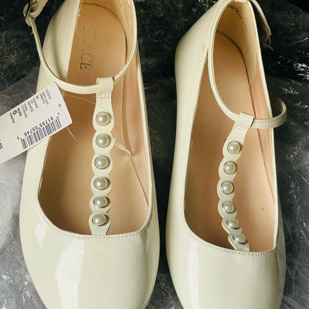 Children’s place white shoes with breaded faux pearl t-strap